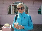 Яркая ветровка адидас