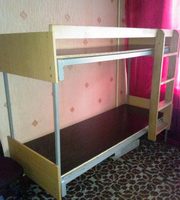 Продам двухъярусную кровать с натурального дерева