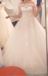 Красивое свадебное платье цвета айвори