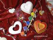 Подарки девочкам - наборы для творчества гипсовые сердечки-раскраски (магниты, подвески, фоторамки)