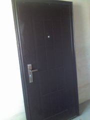 Продам входную дверь 