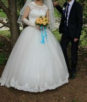 Свадебное платье очень красивое 