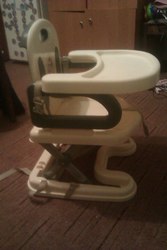 Продам универсальный стульчик для кормления.