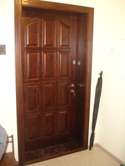 Двери деревянные,  столы,  кухни,  кровати,  окна от производителя