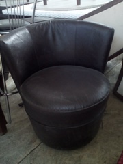 Продам крісло коричневого кольору бу