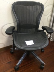 Кресло Herman Miller Aeron графит новое