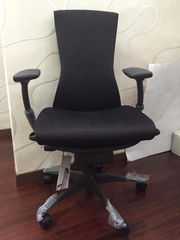 Новое кресло Herman Miller Embody - черного цвета в наличии