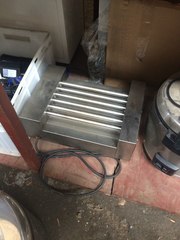 Продам гриль для сосисок и колбасок бу