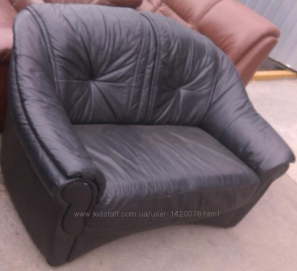 №01310.Диван двойка черный кожаный бу из Голландии.