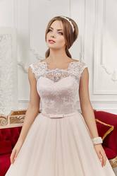 Продам свадебное платье La Petra Lizi,  44 размер,  цвет - пудра