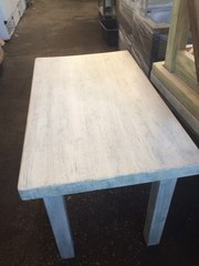 Столы деревянные цвета серая патина для кафе