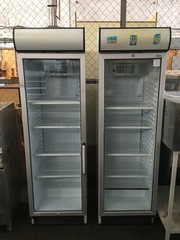 Шкаф холодильный торговый б/у стекло Ugur USS 374 DTKL,  холодильник