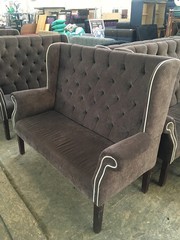 Диван высокий коричневый б/у 