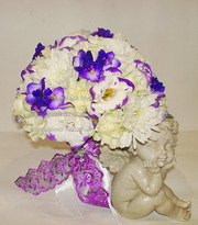 фиолетовый свадебный букет 