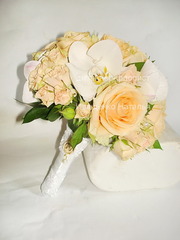 Персиковый букет невесты 