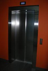 Облицовка лифтов,  колон,  нержавеющей сталью