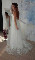 Свадебное платье со съемным шлейфом