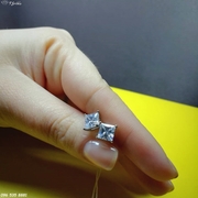 Серебряные серьги-пусеты с фианитами