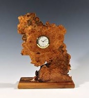 Авторские настольные часы вырезанные из капа дуба. Под заказ.