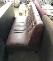 Продам б/у диван с пуговицами для кафе,  баров,  ресторанов