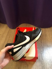 Кроссовки Nike оригинал р.40.5