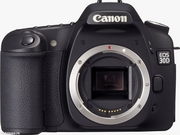 Продам зеркальный фотоаппарат Canon EOS 30D + бустер Canon BG-E2