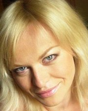 Продам косметику Mary Kay в Киеве. Скидки! Визажист