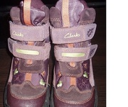 Продам зимние сапожки на девочку фирмы Clarks